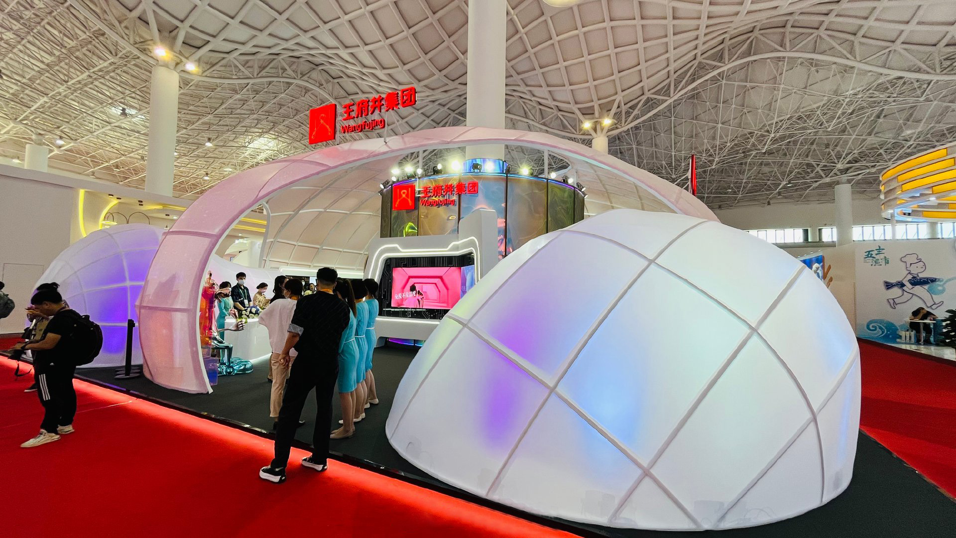 王府井消博會180平米展臺設計搭建